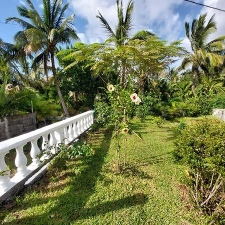 L Eden De L Est Villa Sainte-Rose Ruang foto